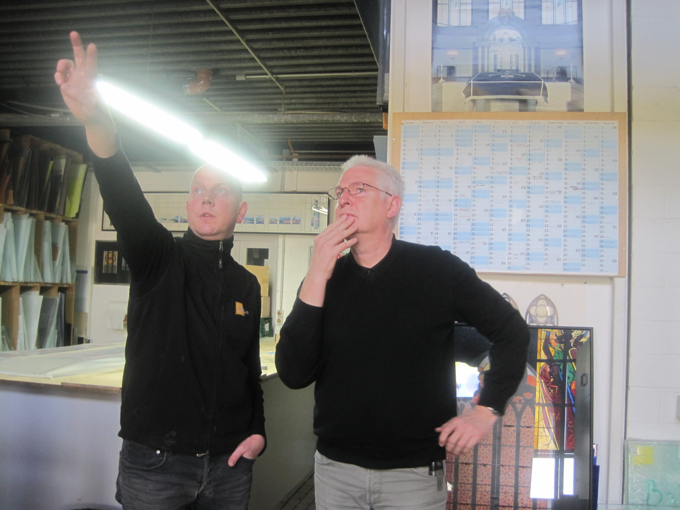 Karl Heniz Traut and Rami Schultz inspecting my glass in progress at Derix Glasstudios